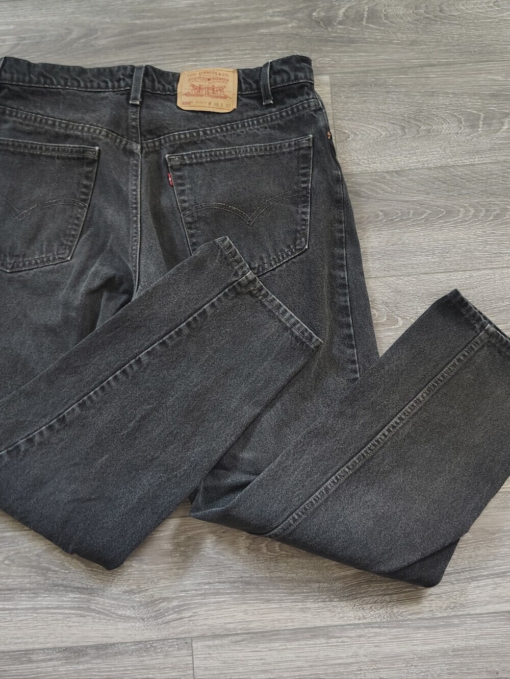 Vintage 90s Levi's 550 black denim jeans 38X32